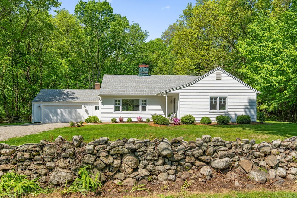 133 Chestnut Hill Rd, Norwalk, CT 06851 - photo 1