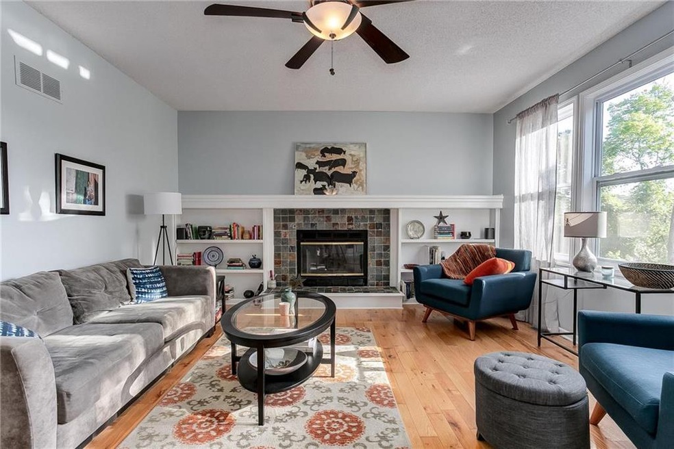 Beautiful Living Room w/ Natural Light