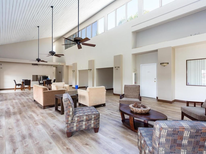 8570 Via Mallorca unit B, La Jolla, CA 92037 - photo 1