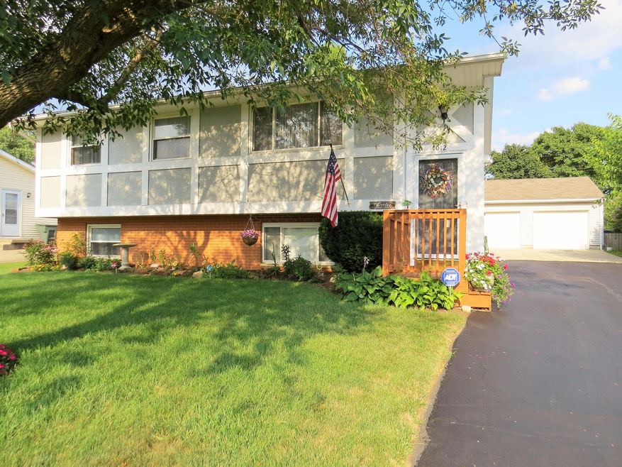 1012 Harwood Dr, Columbus, OH 43228 - photo 1