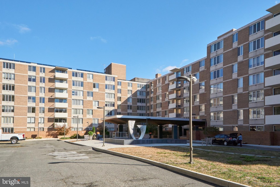 Van Ness East unit 1030, Washington, DC 20008 - photo 1