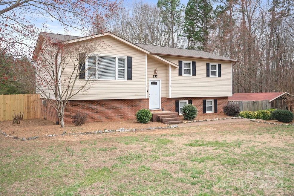 137 Dawnwood Ln, Statesville, NC 28677 | MLS# CAR4113473