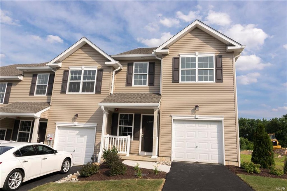 2271 Rising Hill Rd, Whitehall, PA 18052 - photo 1