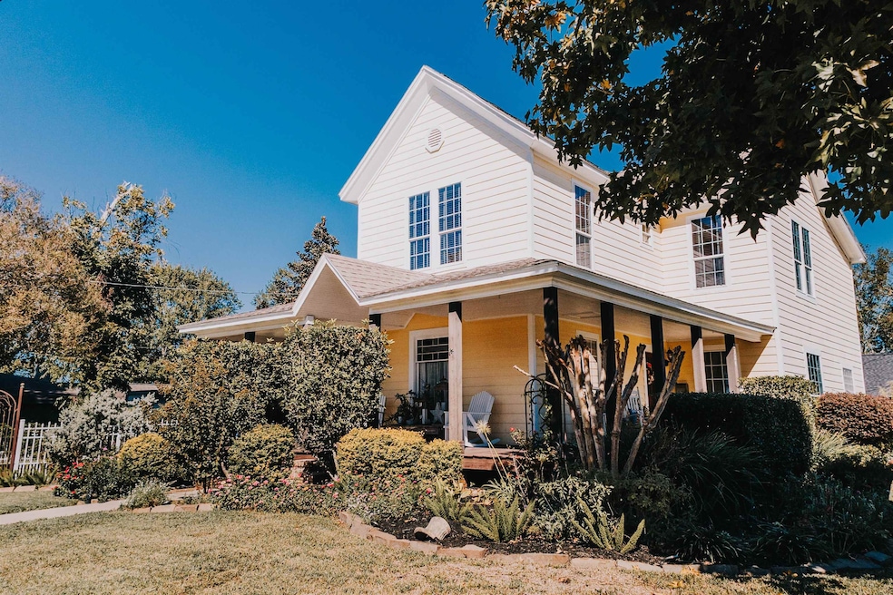 1324 Detroit Ave, Nederland, TX 77627 - photo 1