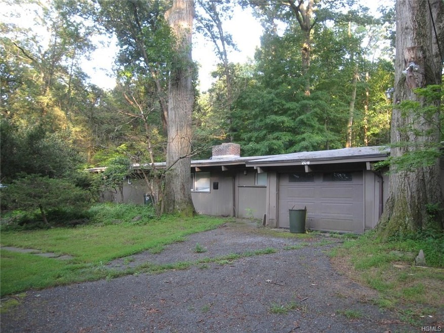 208 Cleveland Dr, Croton On Hudson, NY 10520 - photo 1