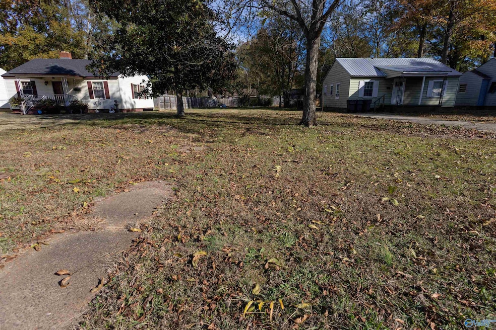 210 8th Ave NW, Decatur, AL 35601 - photo 1