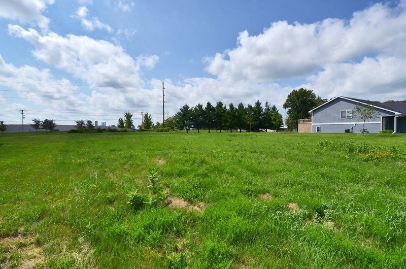 625 Windsor Ln, Evansville, WI 53536 - photo 1