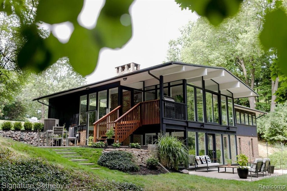 4423 Pine Tree Trail, Bloomfield Hills, MI 48302 - photo 1