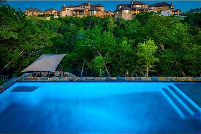 Imagine relaxing in your own private back yard oas