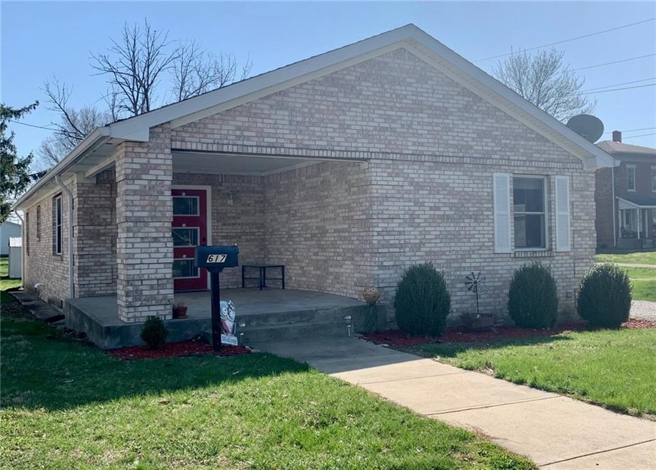 617 W Main St, Thorntown, IN 46071 - photo 1