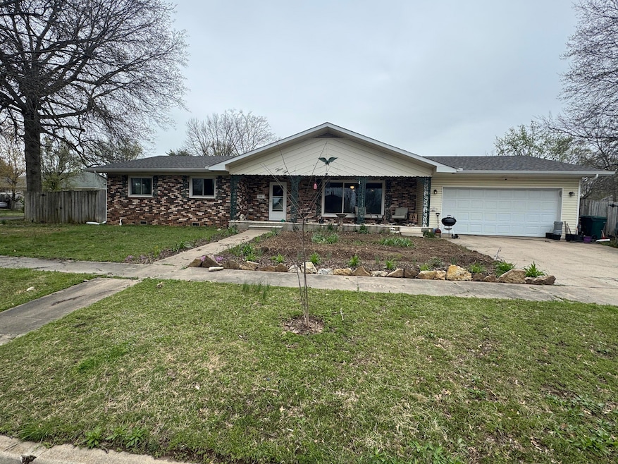Pending $214,900 • Co-Listing Agent