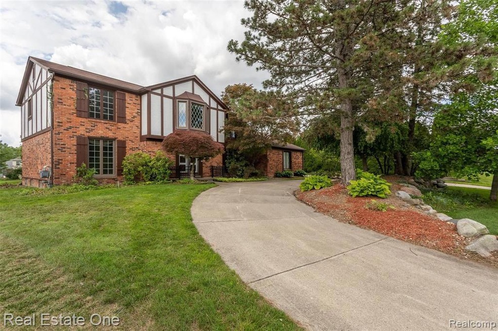Welcome to 5318 Woodview Drive.