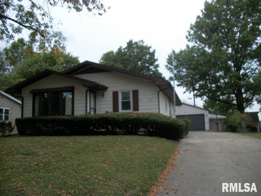 1703 Rutledge Dr, Lincoln, IL 62656 - photo 1