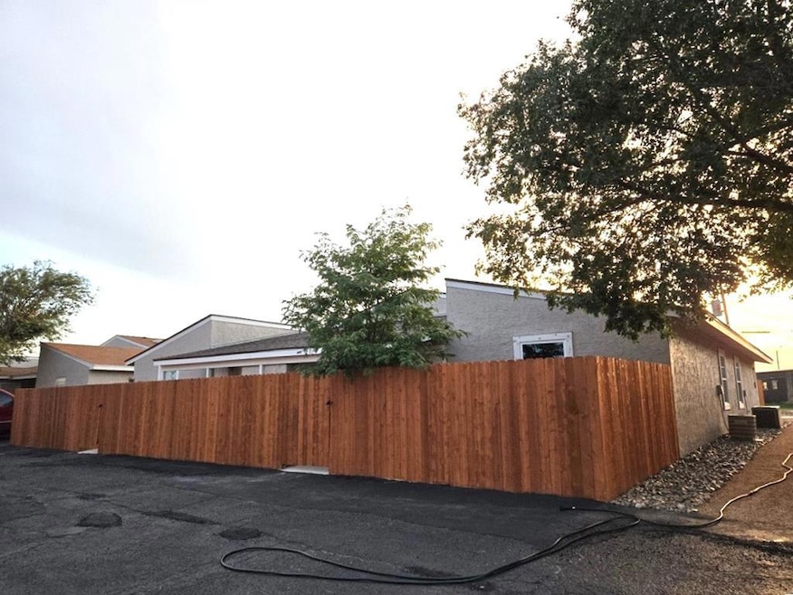 121 N Glenwood Dr unit A, Midland, TX 79703 - photo 1