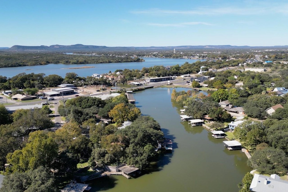 1117 County Road 132b, Kingsland, TX 78639 - photo 1