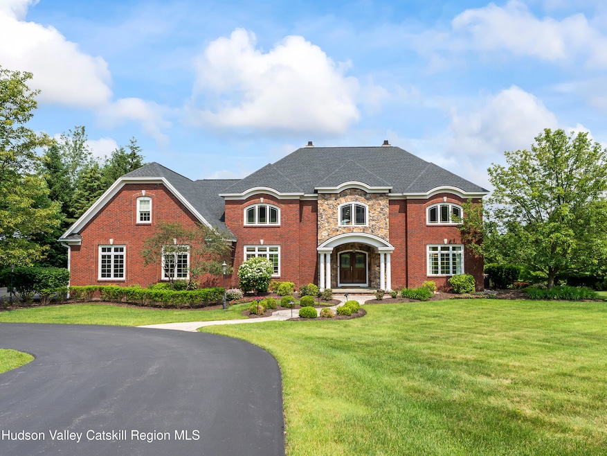 014-Stoneridge-Dr-Front