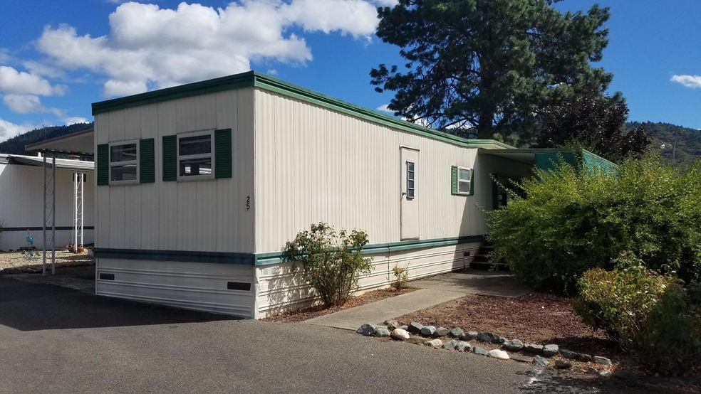 2325 NW Highland Ave unit 25, Grants Pass, OR 97526 - photo 1