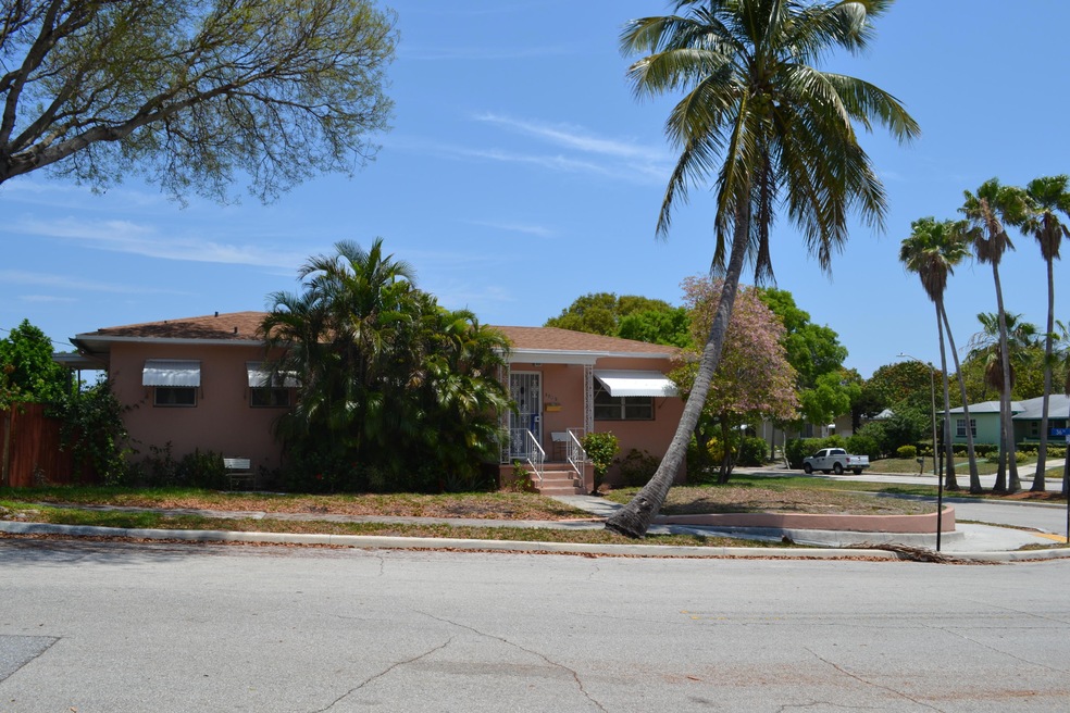 3702 Eastview Ave, West Palm Beach, FL 33407 - photo 1