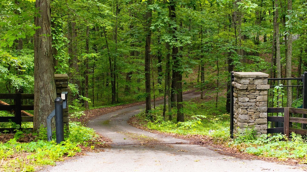 5030 Chinkapin Ln, Franklin, TN 37069 - photo 1