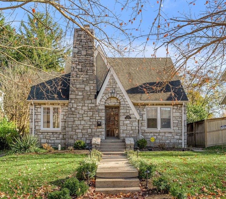 338 Dudley Rd, Lexington, KY 40502 - photo 1