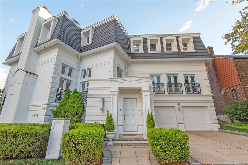 8 Hamilton Ave, Weehawken, NJ 07086 - photo 1