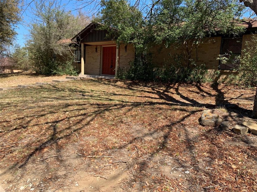 120 Guinevere Dr, Weatherford, TX 76086 - photo 1