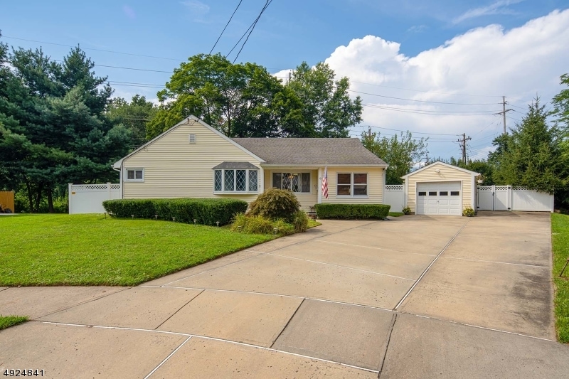 8 Edison Ct unit 1X, Fair Lawn, NJ 07410 - photo 1