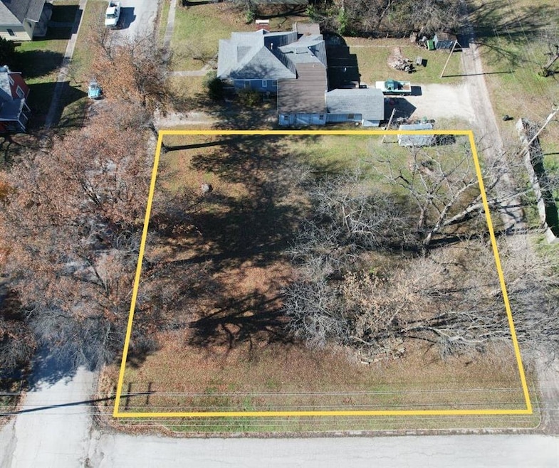 1006 Illinois St, Neodesha, KS 66757 - photo 1