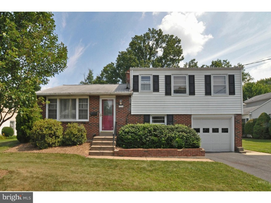 1105 Pinegrove Ave, Lansdale, PA 19446 - photo 1