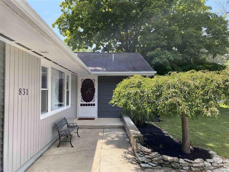 831 Elm Dr, Bluffton, IN 46714 - photo 1
