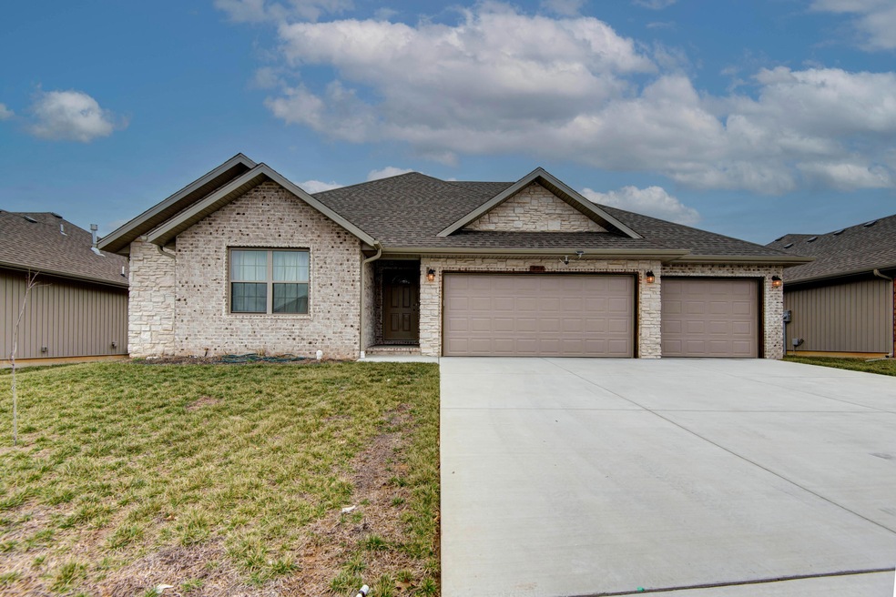 694 N Montego St, Nixa, MO 65714 - photo 1