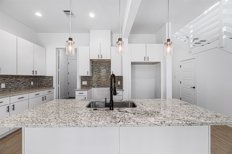 5009 Golden Forest Dr, Houston, TX 77091 - photo 1