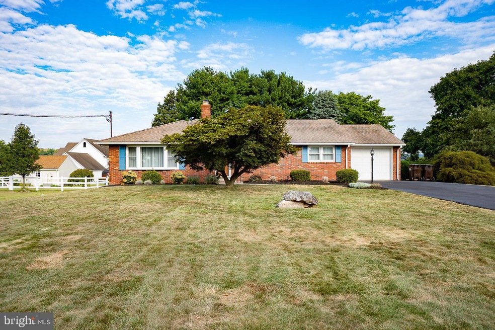 1693 County Line Rd, Bechtelsville, PA 19505 - photo 1