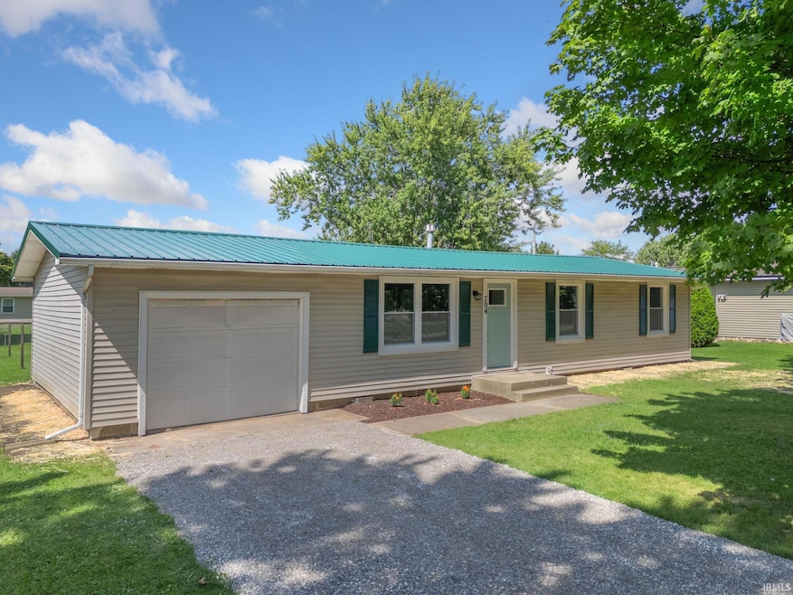 704 S Summit St, Nappanee, IN 46550 - photo 1