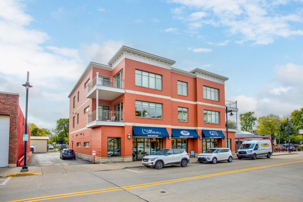 4-web-or-mls-414 Eagle St, South Haven,