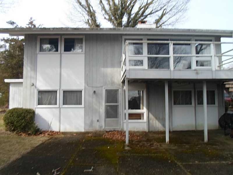 54 Hess Ave, Warwick, RI 02889 - photo 1