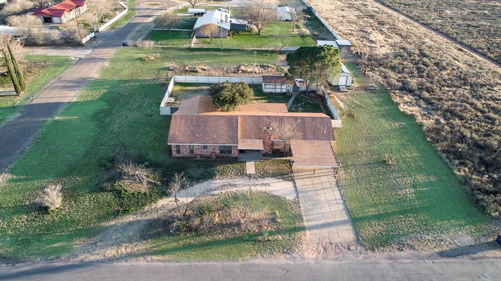 11211 W Hacienda Dr, Odessa, TX 79763 - photo 1