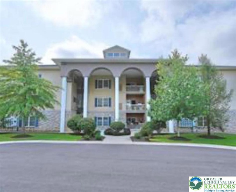 252 N Walnut St unit 103, Bath, PA 18014 - photo 1