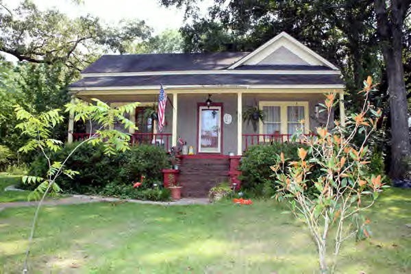 617 W New York Ave, McComb, MS 39648 - photo 1