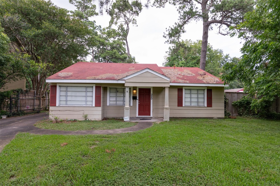 320 W 32nd St, Houston, TX 77018 - photo 1