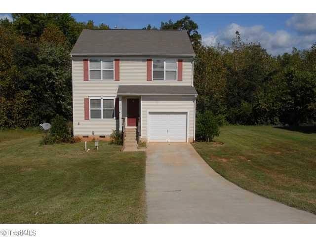 1565 Brookgreen Ave, Statesville, NC 28677 - photo 1