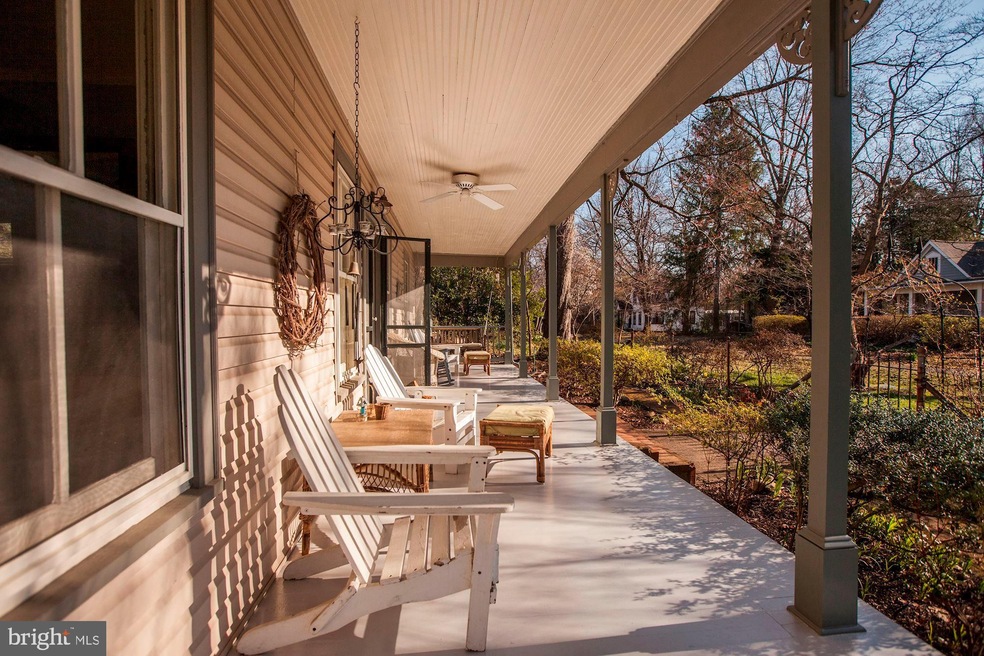 122 Grove Ave, Washington Grove, MD 20880 - photo 1