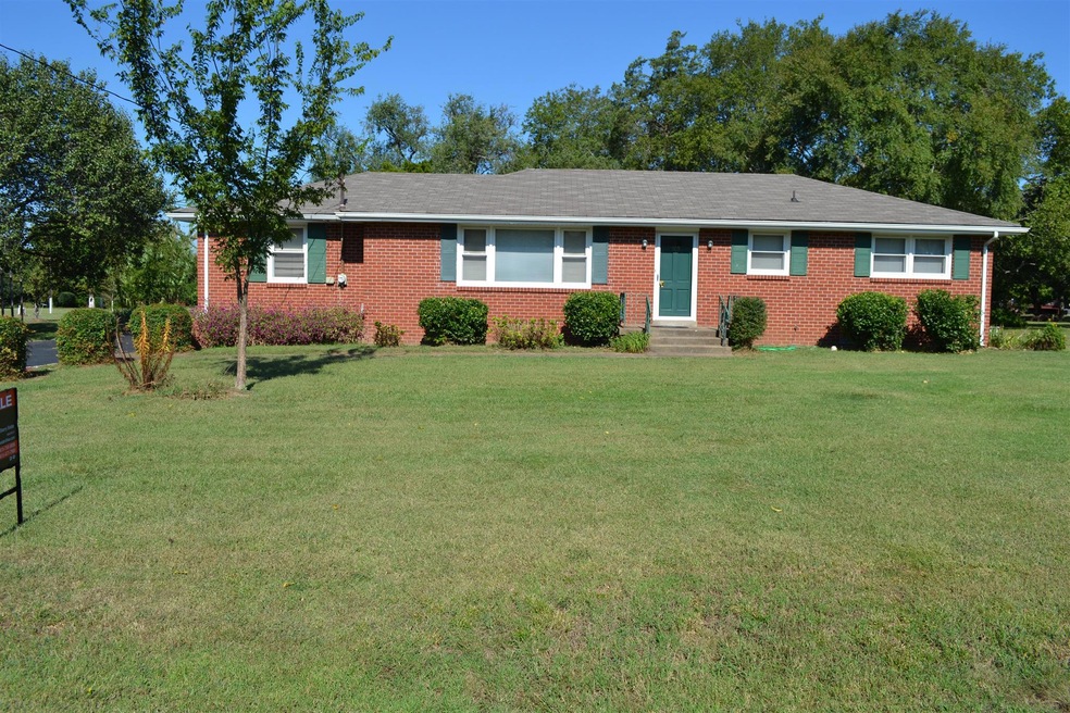 703 Vanhook Dr, Lebanon, TN 37087 - photo 1