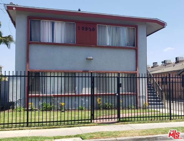10920 S Osage Ave, Inglewood, CA 90304 - photo 1
