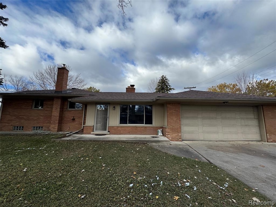 6004 Cronin Dr, Dearborn Heights, MI 48127 - photo 1