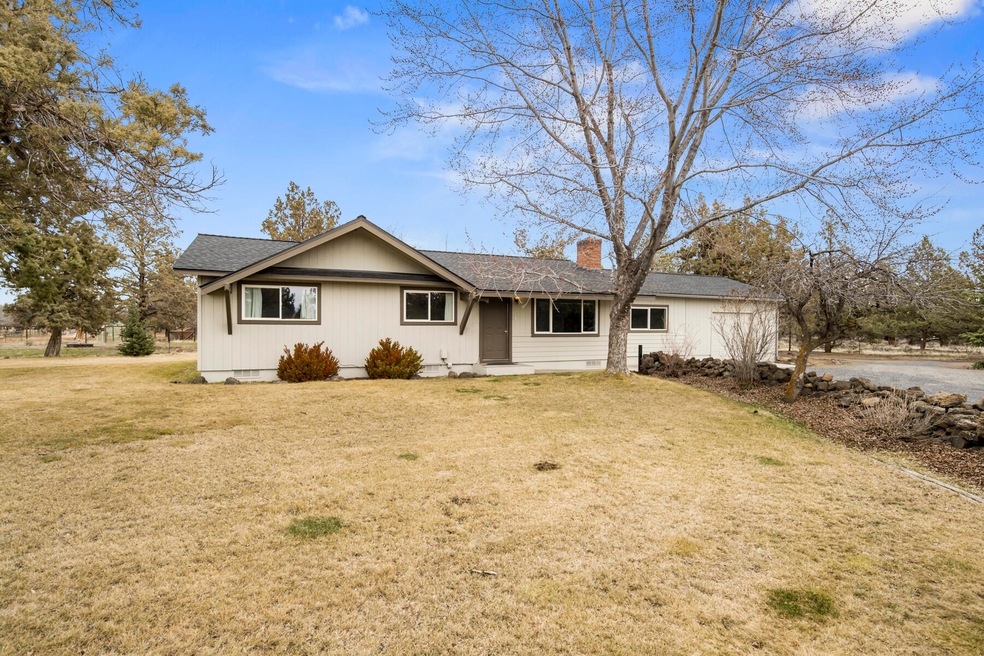 22914 Yucca Ct, Bend, OR 97701 - photo 1