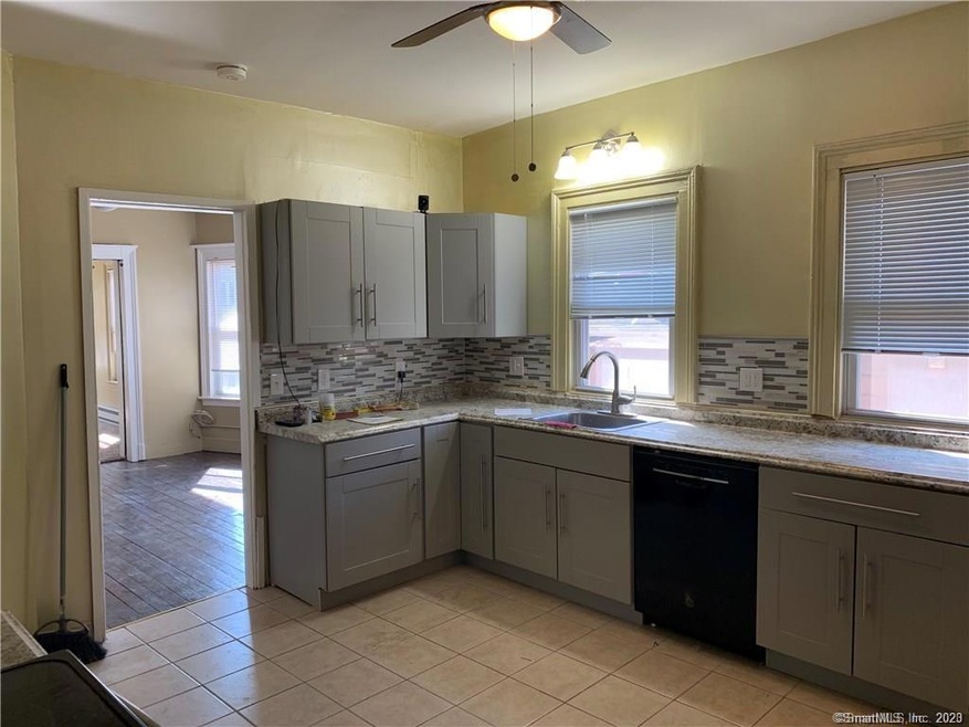 351 Willow St unit 2, Waterbury, CT 06710 - photo 1