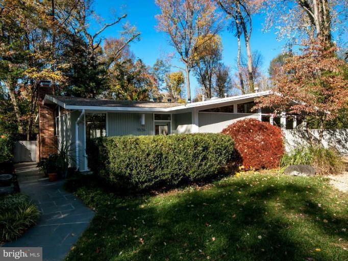 7526 Elba Rd, Alexandria, VA 22306 - photo 1