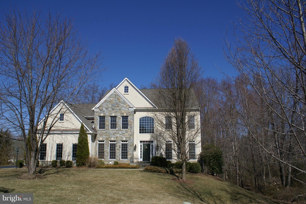 12812 Holly Grove Ct, Fairfax, VA 22033 - photo 1