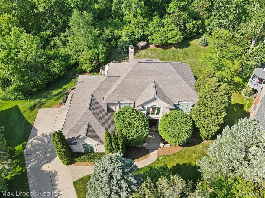 1310 Muirwood Ct, Rochester Hills, MI 48306 - photo 1